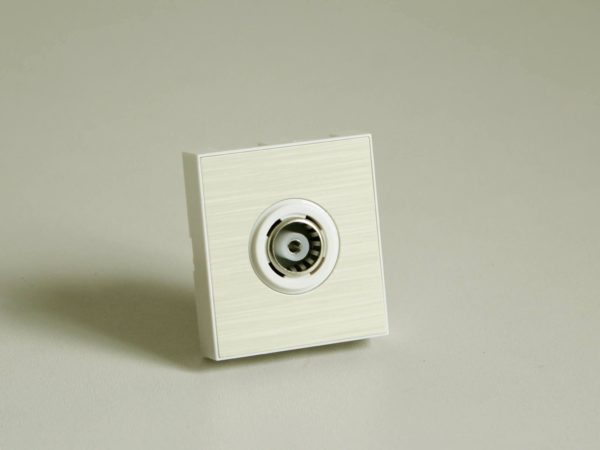 http://thinhdong.vn/danh-muc/thiet-bi-dien-dobo/